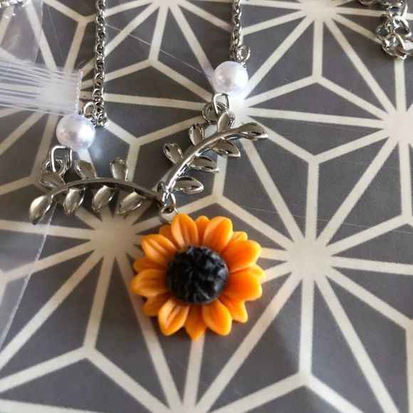 5Pcs/Set Delicate Fashion Sunflower Pendant Neckla - Picture 4 of 4